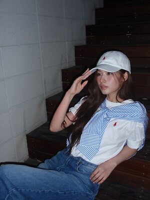 Minatozaki Sana leaked photo #42