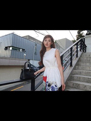 Minatozaki Sana leaked photo #65