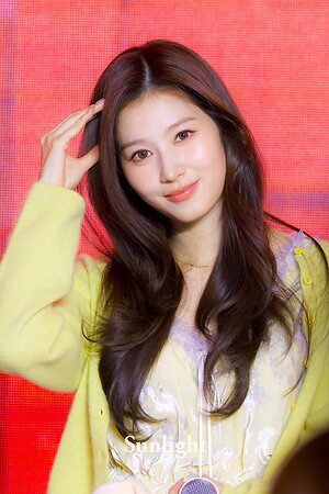 Minatozaki Sana leaked photo #105