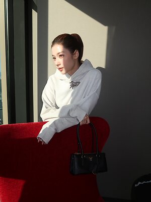 Minatozaki Sana leaked photo #114