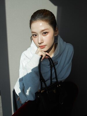 Minatozaki Sana leaked photo #116