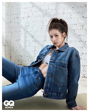 Minatozaki Sana leaked photo #144