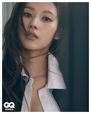 Minatozaki Sana leaked photo #155