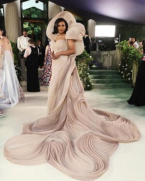 Mindy Kaling leaked photo #12