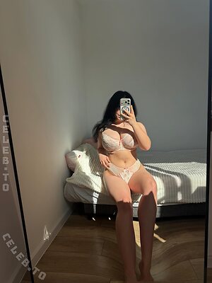 Miniloonaa Nude Leaked Photo #39