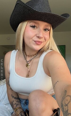 MinusElf More Nude Photos