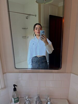 Miranda Cosgrove leaked photo #11