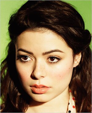 Miranda Cosgrove leaked photo #19