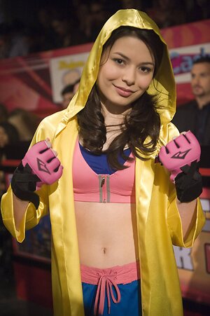 Miranda Cosgrove leaked photo #52