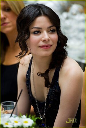 Miranda Cosgrove leaked photo #64
