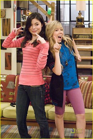Miranda Cosgrove leaked photo #65