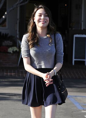 Miranda Cosgrove leaked photo #79