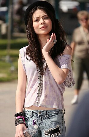 Miranda Cosgrove leaked photo #117