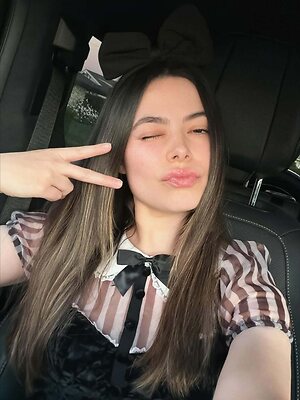 Miranda Cosgrove leaked photo #130