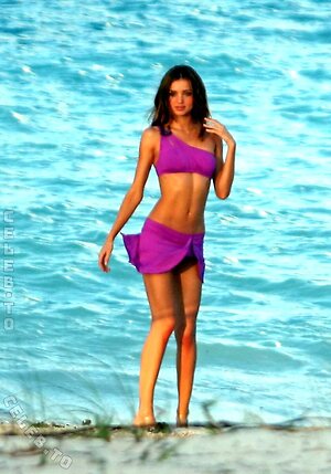 Miranda Kerr photo