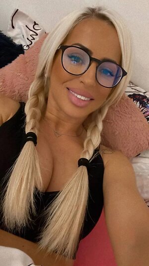 Miss Ema Devine leaked photo #15