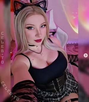 Miss Kira photo