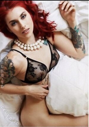 Miss Peaches photo