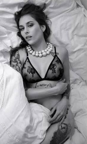 Miss Peaches photo