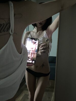ml.n_16 Nude Leaked Photo #24