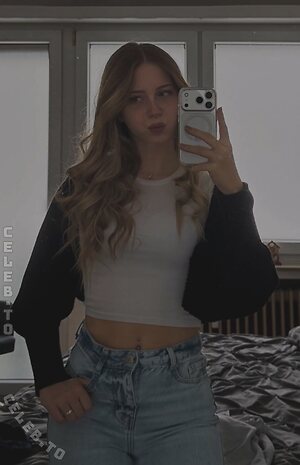 mmelleh More Nude Photos