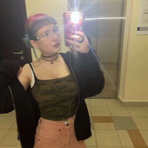 Molli leaked photo #3