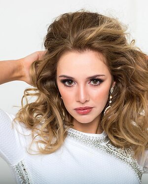 Mollie Winnard leaked photo #6