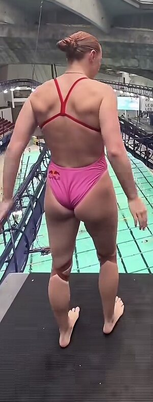 Molly Carlson leaked photo #18