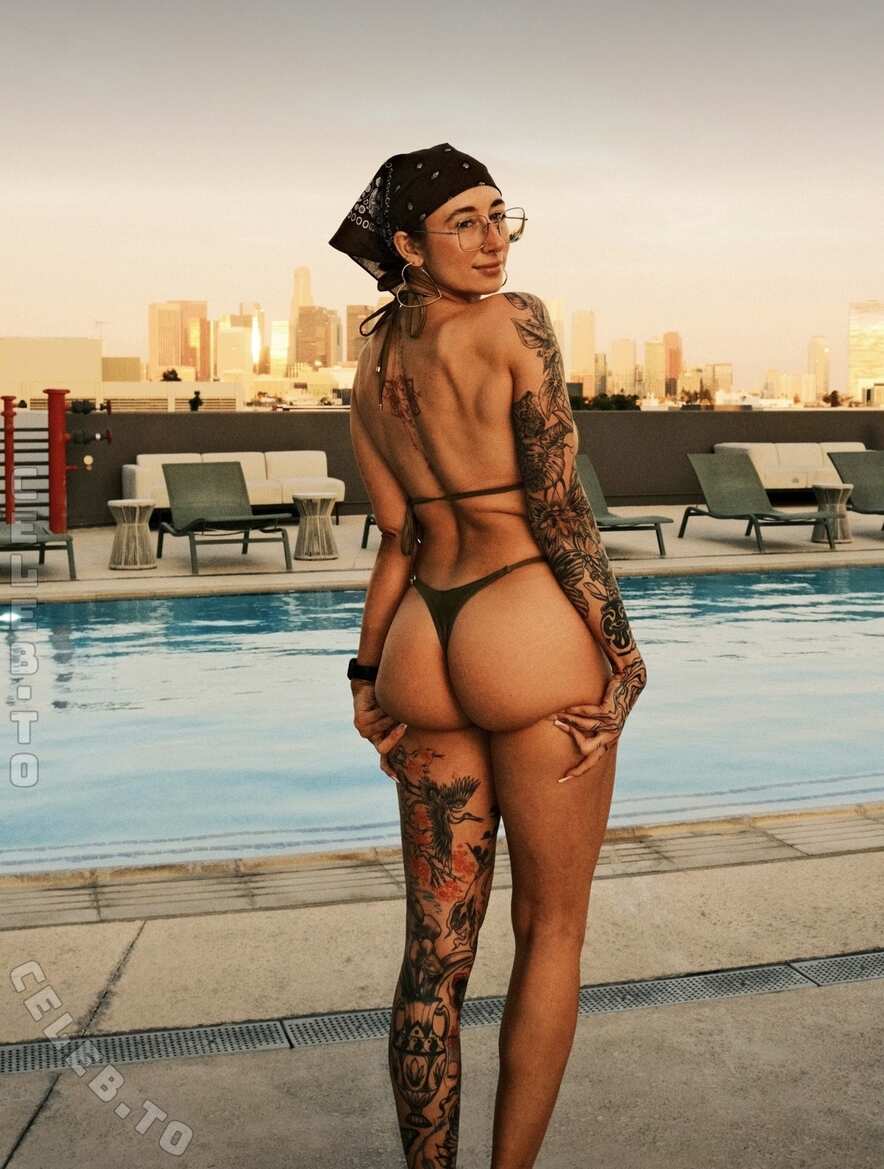 Molly Dixx photo