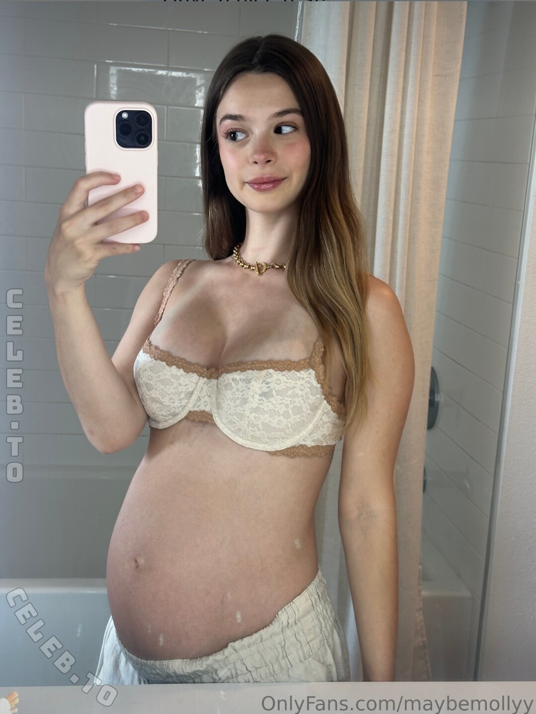 Molly Little photo