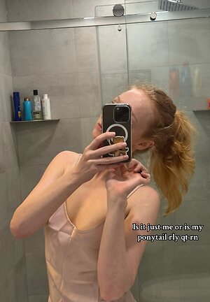 Molly Quinn leaked photo #11
