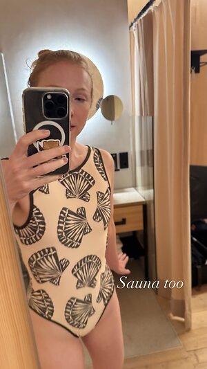 Molly Quinn leaked photo #12