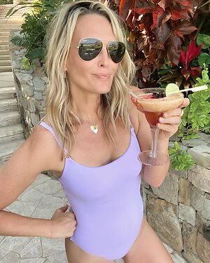 Molly Sims in bikini Nude Leaked Photo #58