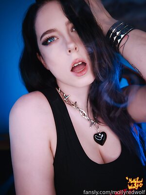 MollyRedWolf leaked photo #44
