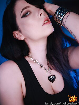 MollyRedWolf leaked photo #45