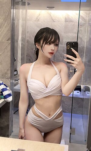 mona chan leaked photo #128