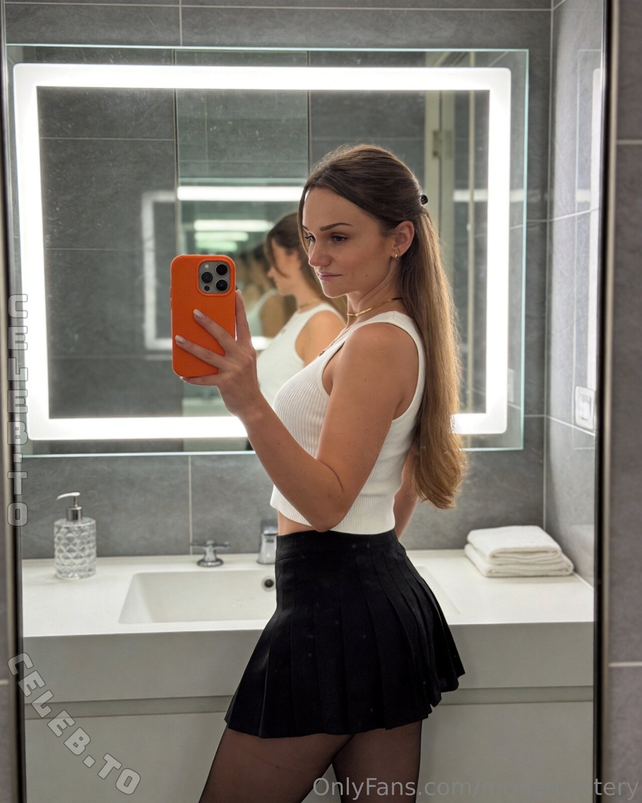 MonaMystery photo