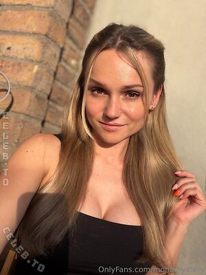 MonaMystery photo