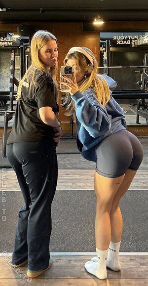 Monawithoutlisa Nude Leaked Photo #2