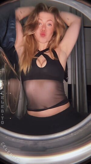 Monawithoutlisa Nude Leaked Photo #9