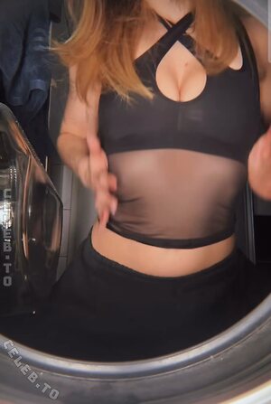 Monawithoutlisa Nude Leaked Photo #15