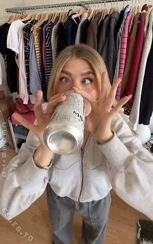 Monawithoutlisa Nude Leaked Photo #20