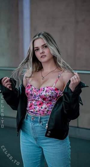 Mondwika Nude Leaked Photo #22