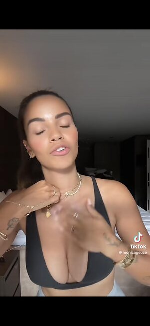 Monica Geuze leaked photo #8