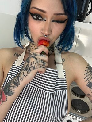 mora_goth leaked photo #6