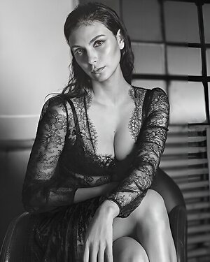 Morena Baccarin leaked photo #127
