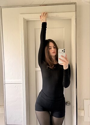 Morgan leaked photo #6