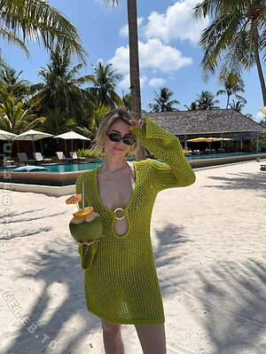 Mrs. Bella Nude Leaked Photo #19