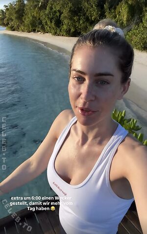 Mrs. Bella Nude Leaked Photo #20