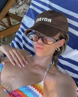 Mrs. Bella Nude Leaked Photo #21